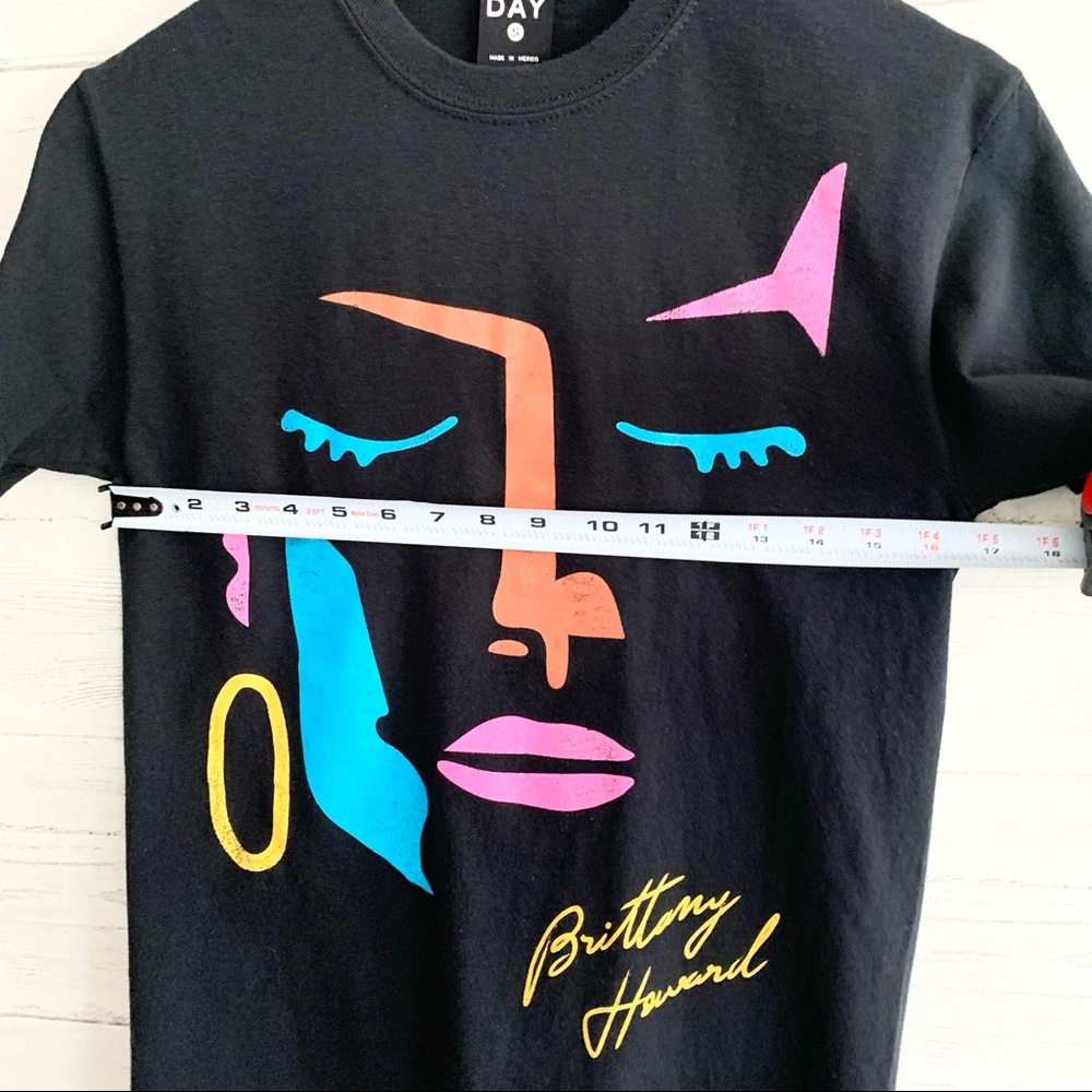 Daydreamer Neon Face Graphic - Picture 4 of 5